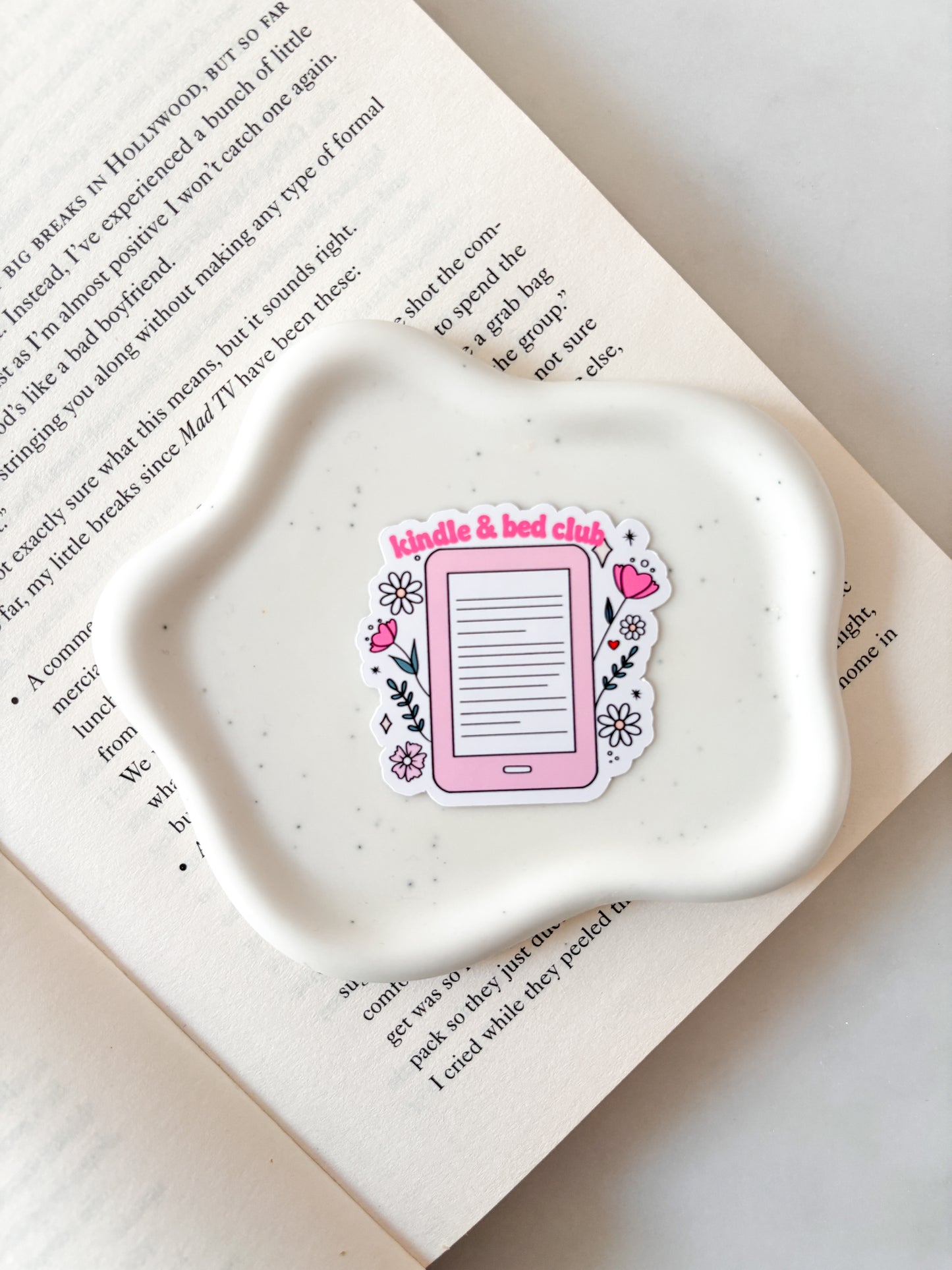 Kindle & Bed Club Sticker