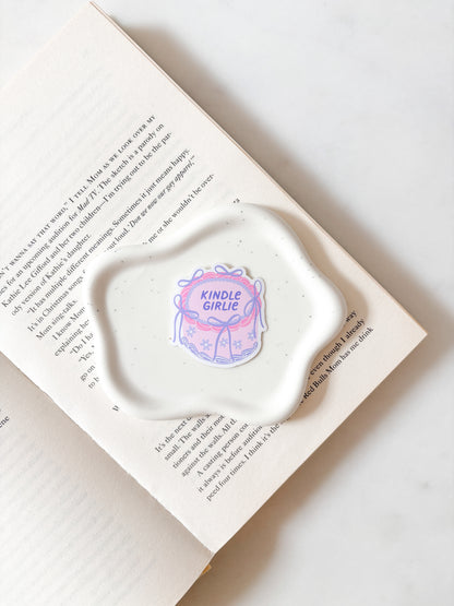 Kindle Girlie Vintage Cake Sticker