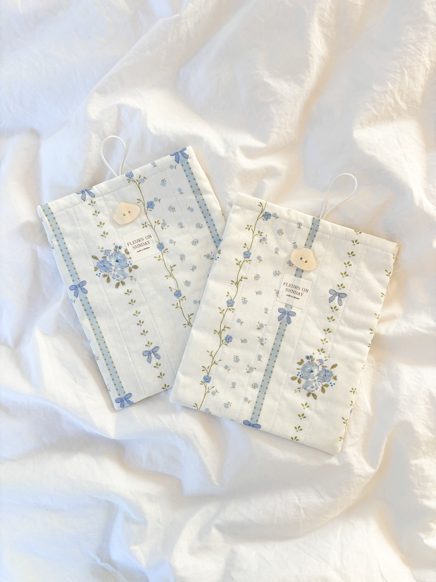 Blue Flowers and Bows E-reader Sleeve Pouch