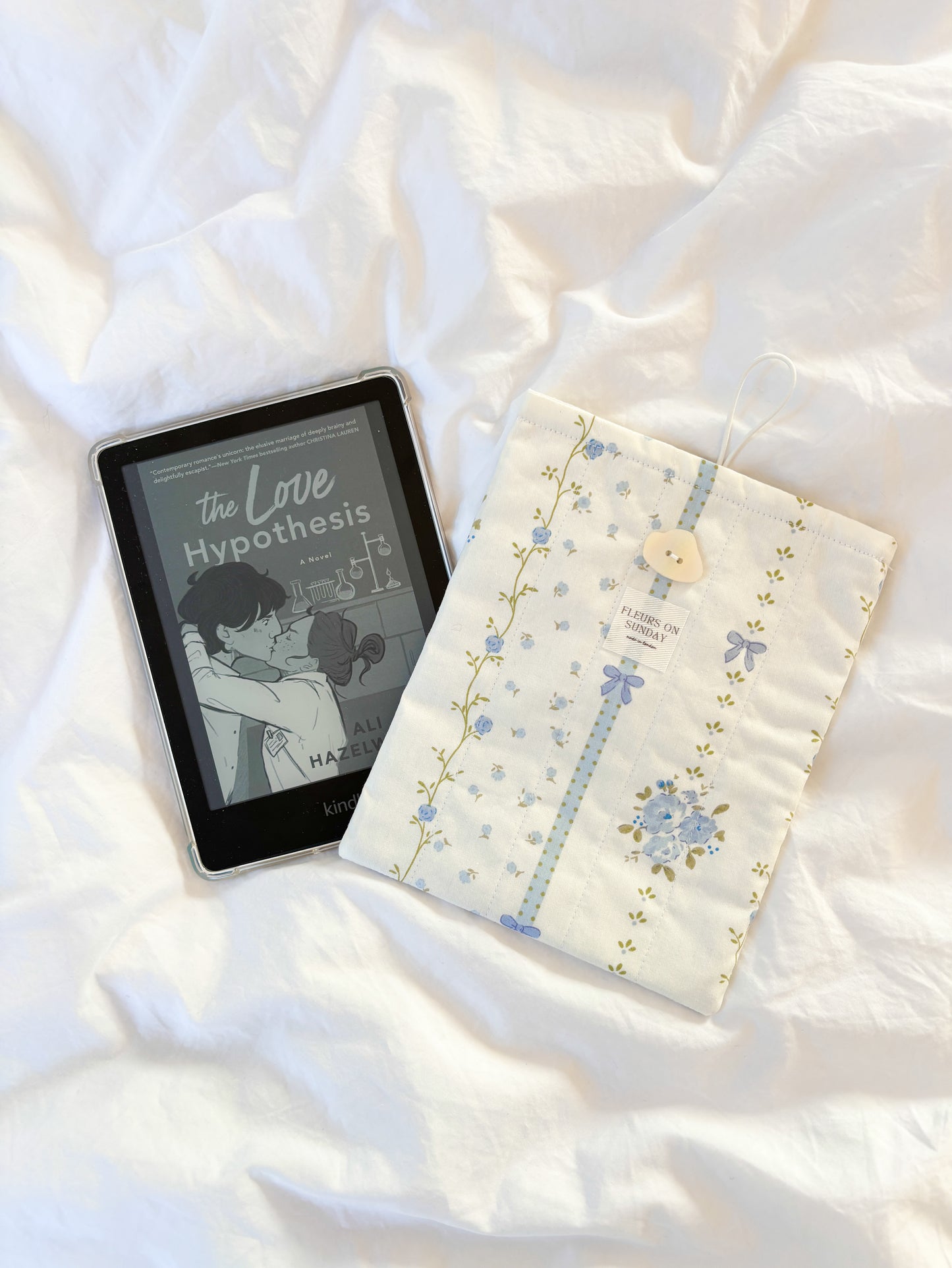Blue Flowers and Bows E-reader Sleeve Pouch